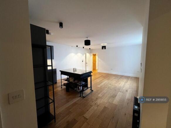 Living Room / Kitcen