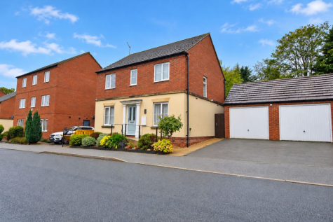 Hedgerow Lane, Northampton, NN3