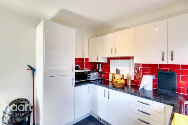 3-bed detached on St Marys Avenue, Leicester, £260,000