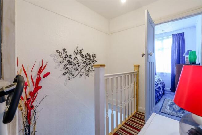8432873-interior11.jpg