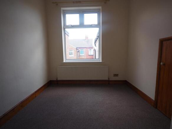 3 bed Terraced to rent Image 7