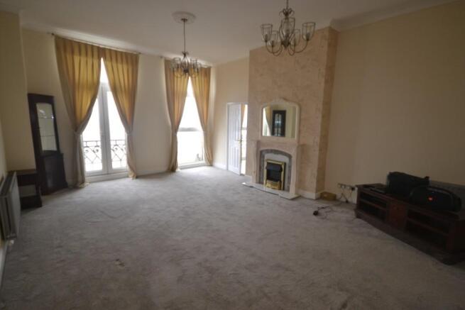 SPACIOUS LOUNGE