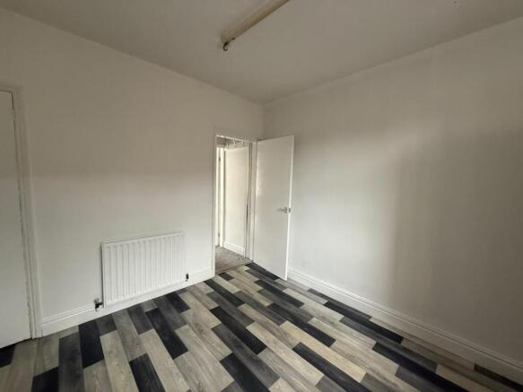 2 bed House to rent Image 6