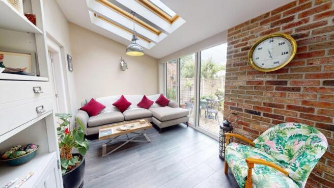3 bed Semi-Detached for sale Image 7