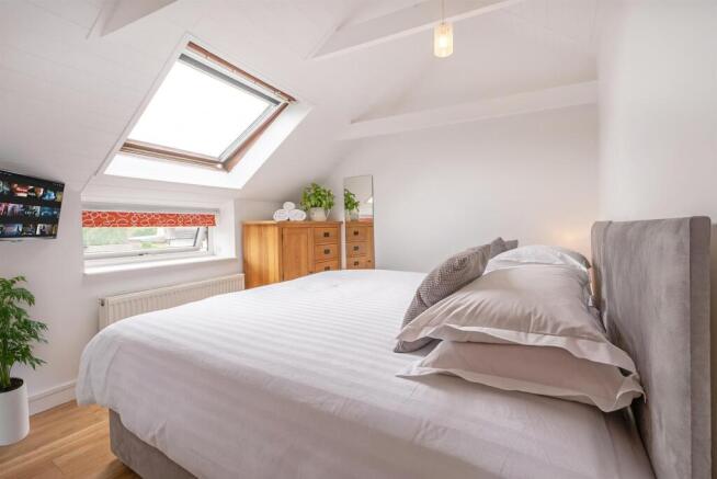 walnut-Bed2.jpg