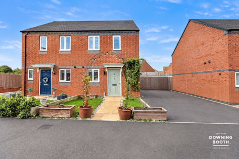 Hall Road, Lichfield, WS14 0FN