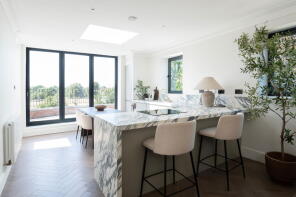 Flat 4, 66, Clovelly Road, Ealing W5 5HE