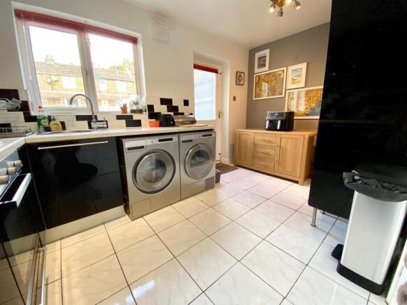 Bramleys Estate Agents - School Yard View - Halifa