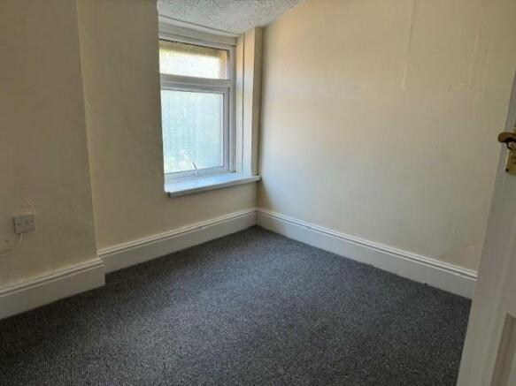 26 Hannah - bedroom 3.jpg