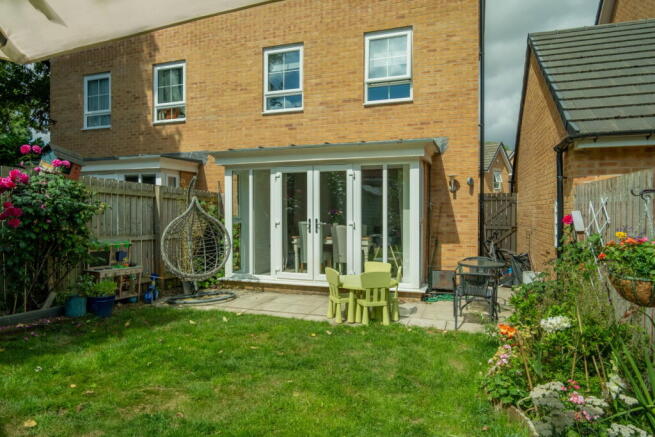 4 bed Semi-Detached for sale Image 12