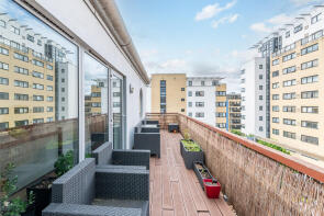 Flat 24, 1 Hutchings Wharf, Hutchings Street, London E14 8JY