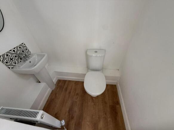 2 bed Terraced to rent Image 7