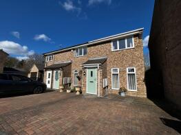 46, Squires Gate, Gunthorpe, Peterborough PE4 7BT