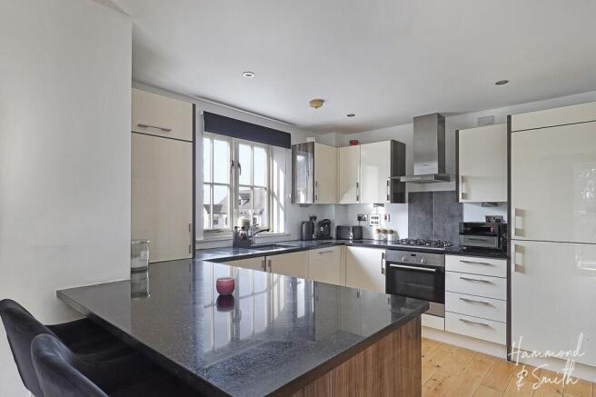 Open Plan Kitchen / Living / Dining