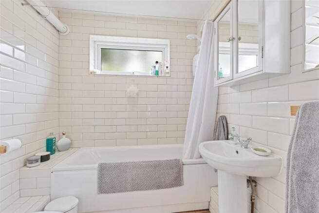 Bathroom.jpg