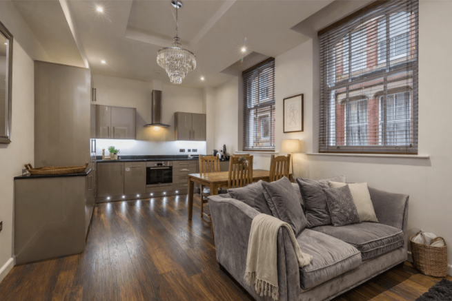 2 Bedroom ground floor flat