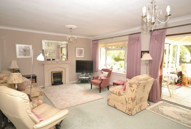 Sitting/Dining Room