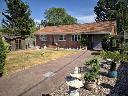 Waterside, Shepherds Road, Bartley, Southampton, SO40 2LH
