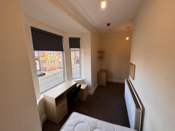 1 bed House Share to rent Image 10