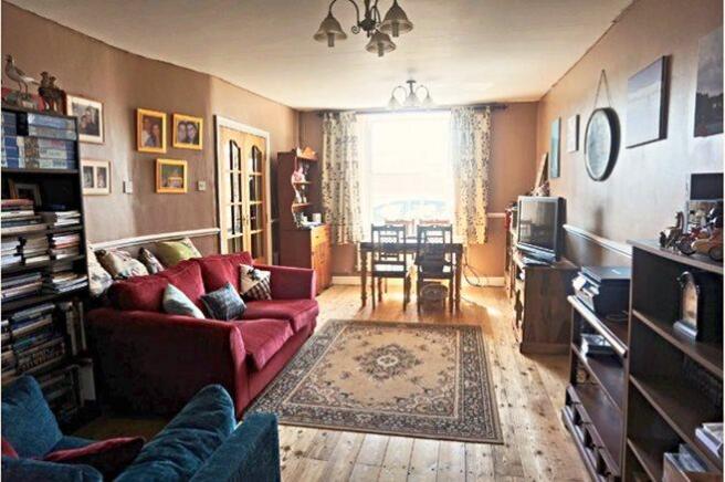 Lounge/Dining Room