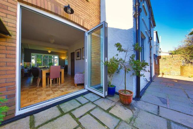 18 Lady Mary Rd 2310.jpg