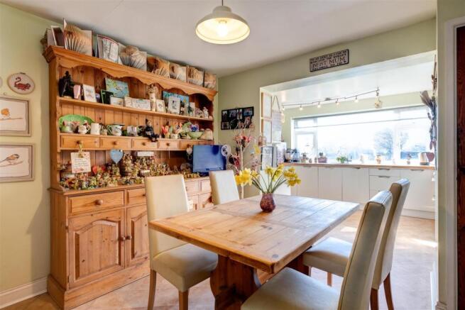 Dining Area.jpg