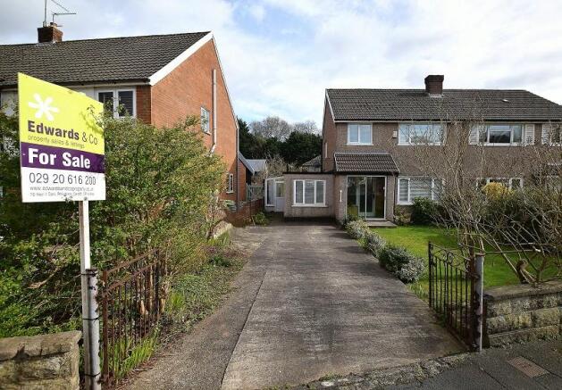 Entrance & Front Garden