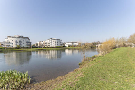 Bridge Wharf, Chertsey, Surrey.