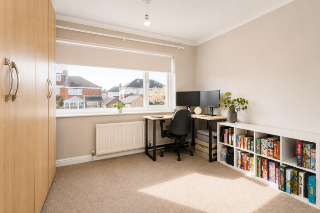 4 bed Semi-Detached for sale Image 9