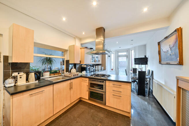 1404709-15-697cba...