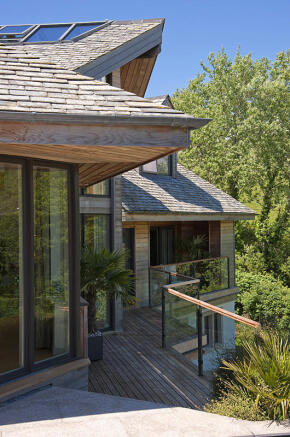 Balconies / walkways