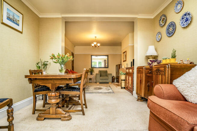 Lounge/Dining Room