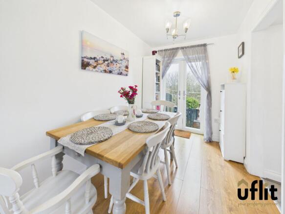 3 bed Semi-Detached for sale Image 12