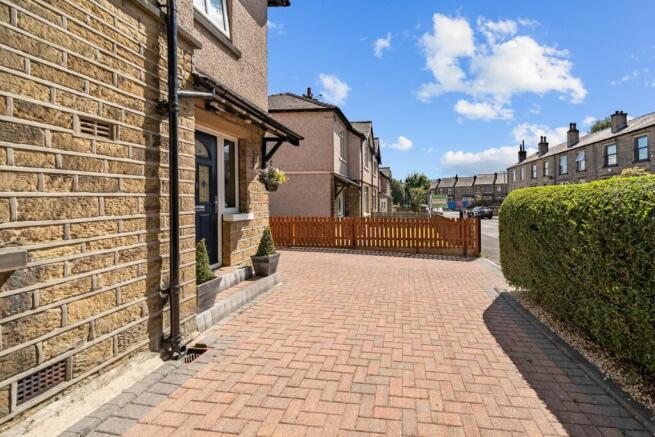 3 bed Semi-Detached for sale Image 9