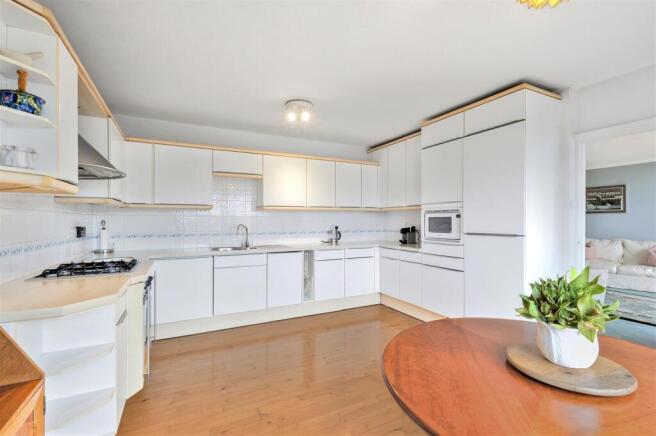 7 Hayes Court -3.jpg