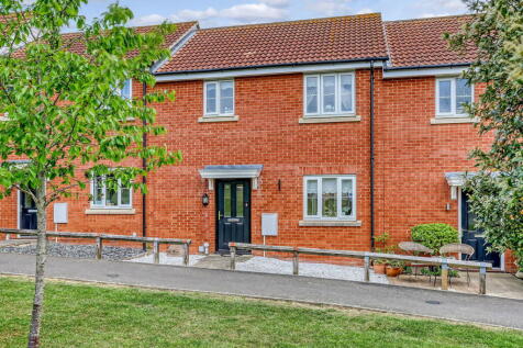 School Path, Dunton Fields, Laindon, SS15