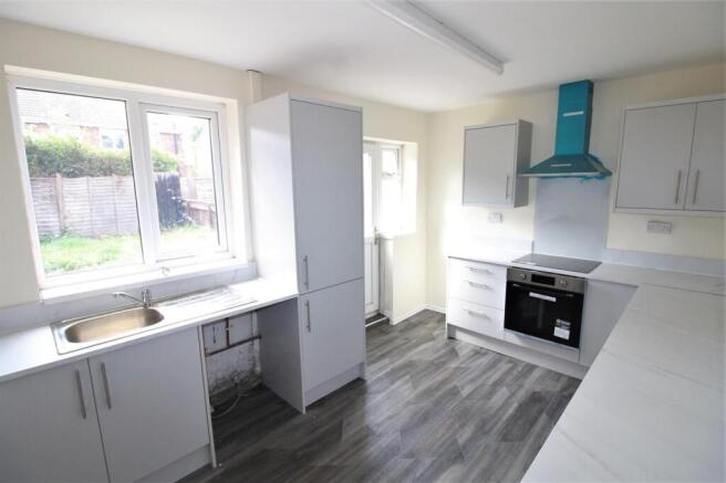41 Windlestone Rd-Kit1.JPG