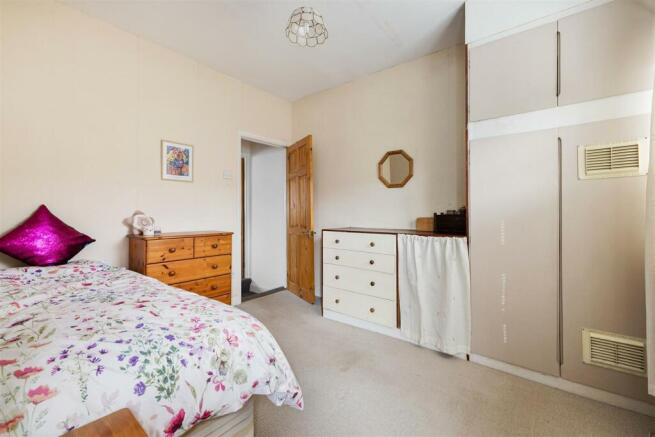 Century Road, E17