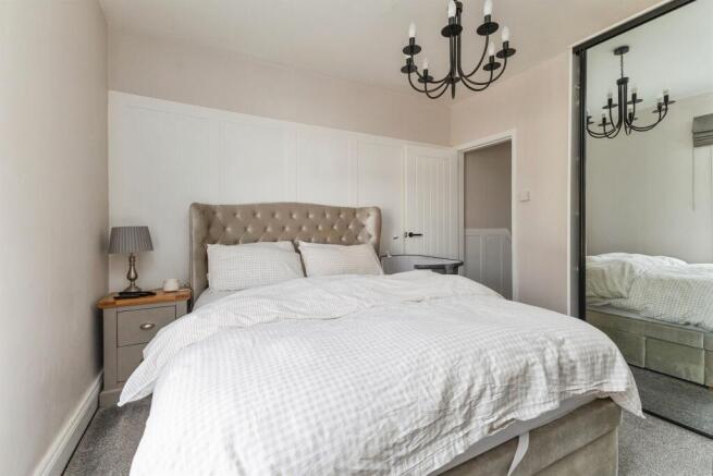3 bed Terraced for sale Image 9
