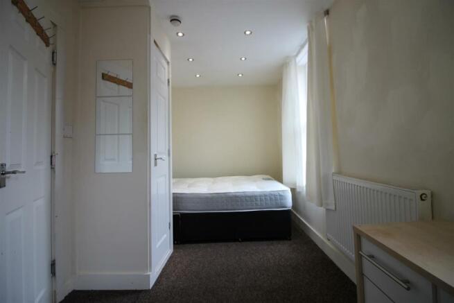 3 bed House to rent Image 5