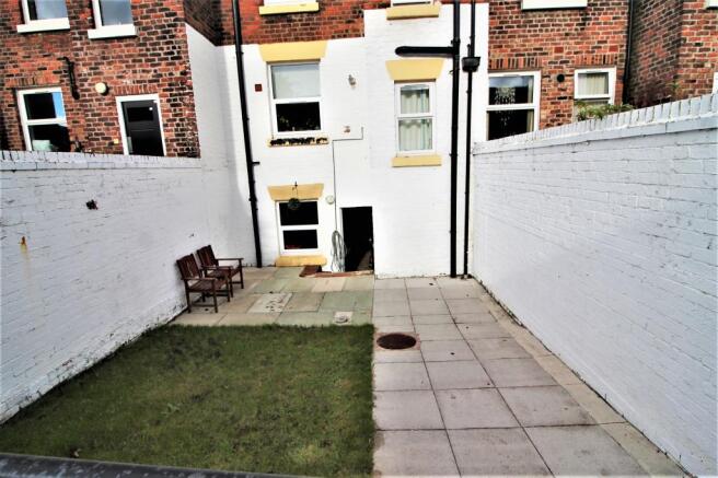 Rear garden (i).JPG