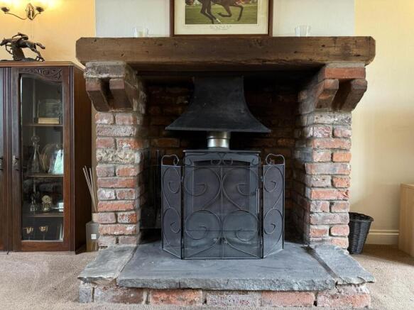 6 bed Detached for sale Image 8