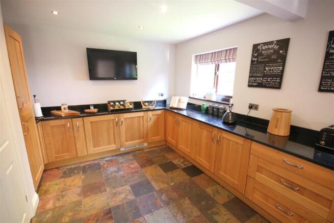 Kitchen/Breakfast Room
