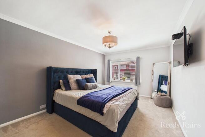 4 bed Semi-Detached for sale Image 12