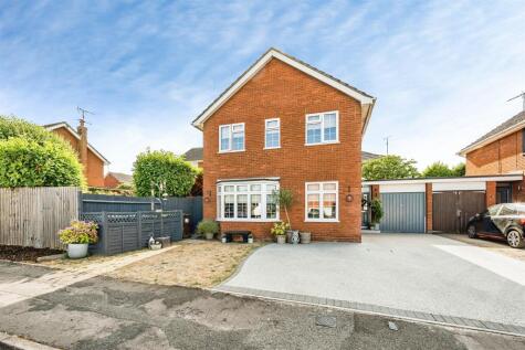 Cottage Grounds, Stone, Aylesbury