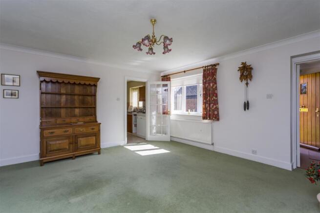 DUAL ASPECT DINING ROOM