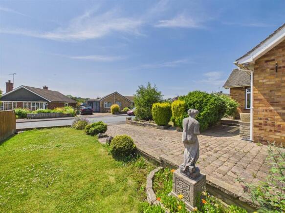 2 bed Detached Bungalow for sale Image 12