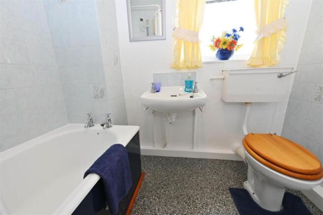 3 bed Semi-Detached for sale Image 11