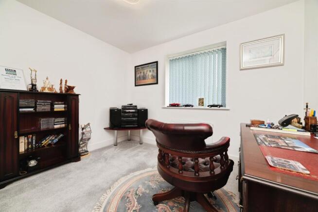 4 bed Detached to rent Image 12