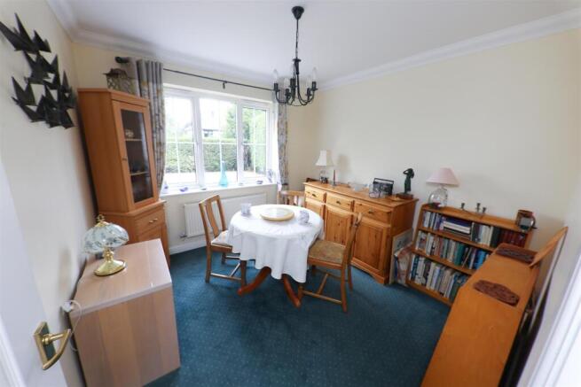 4 bed Detached for sale Image 7